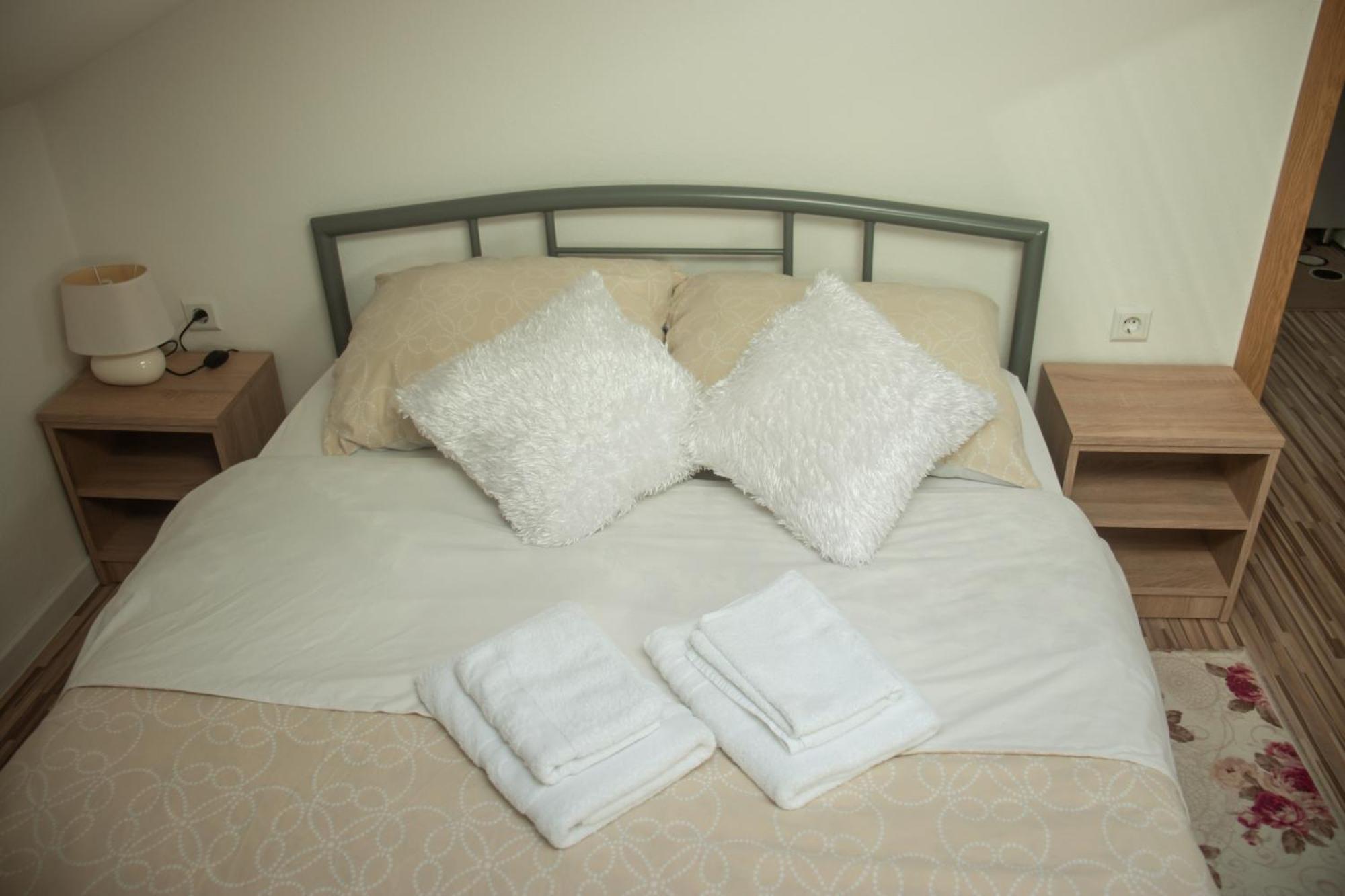 Apartments Basic Visoko Kültér fotó