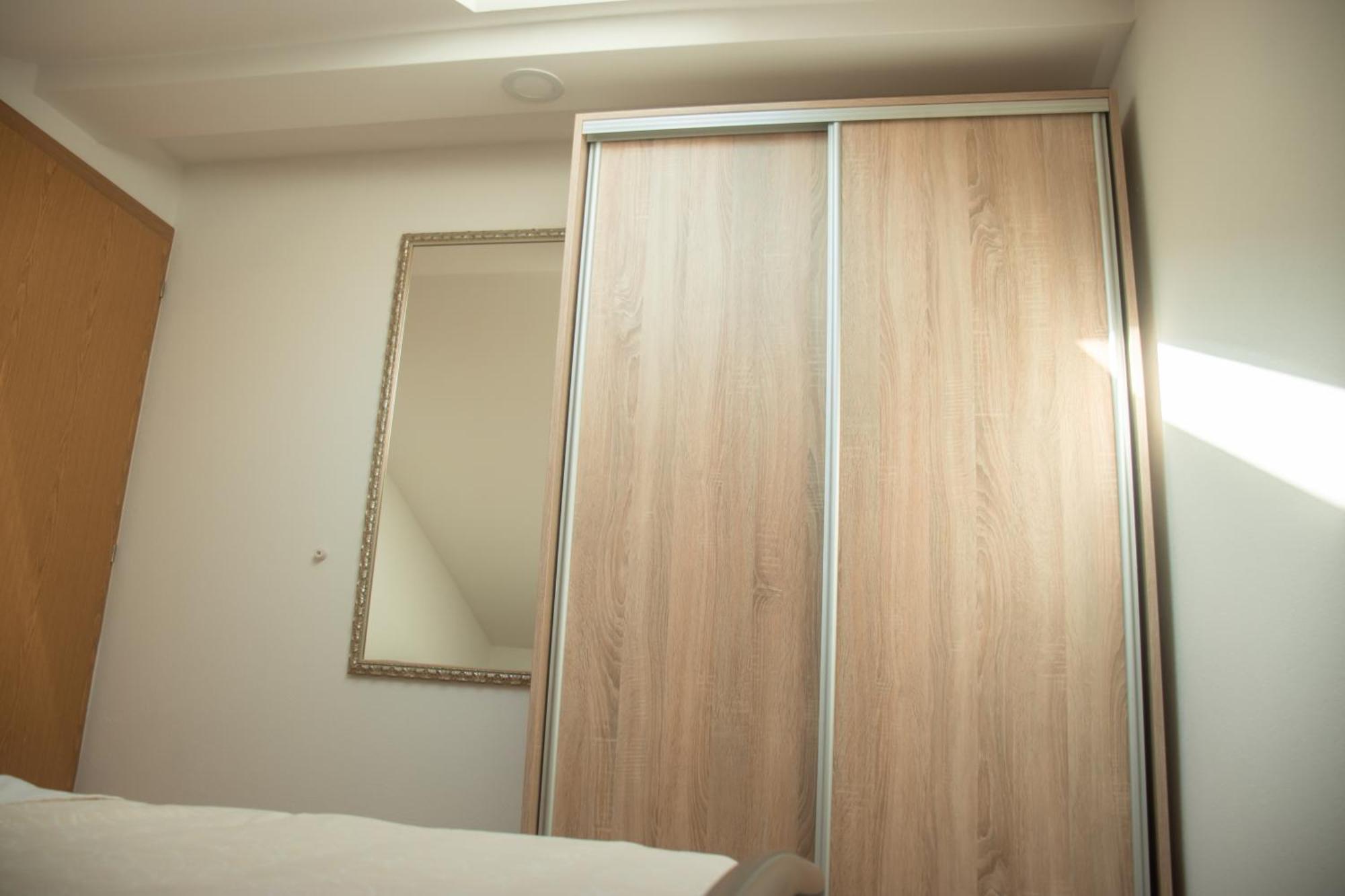 Apartments Basic Visoko Kültér fotó
