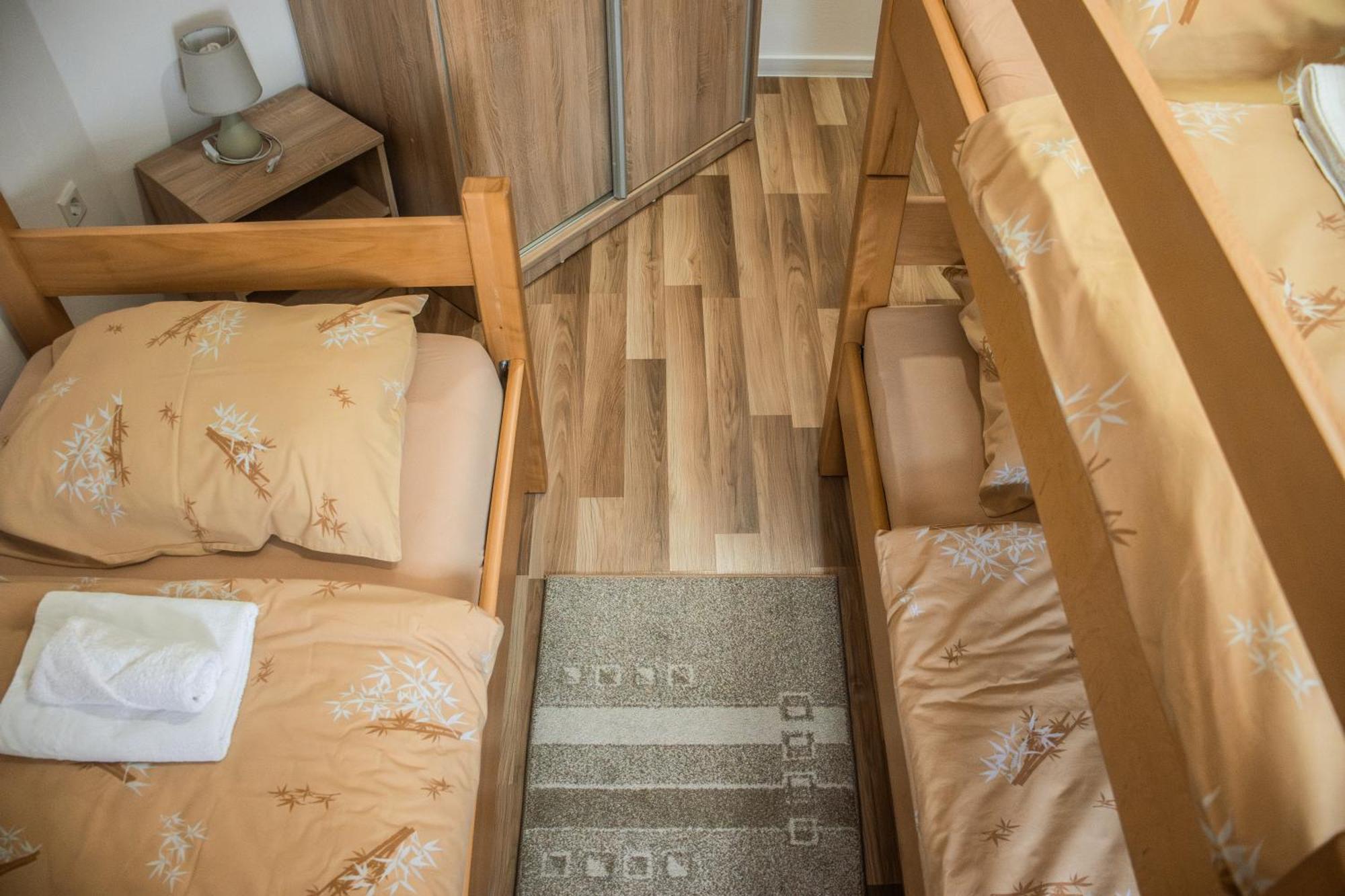 Apartments Basic Visoko Kültér fotó