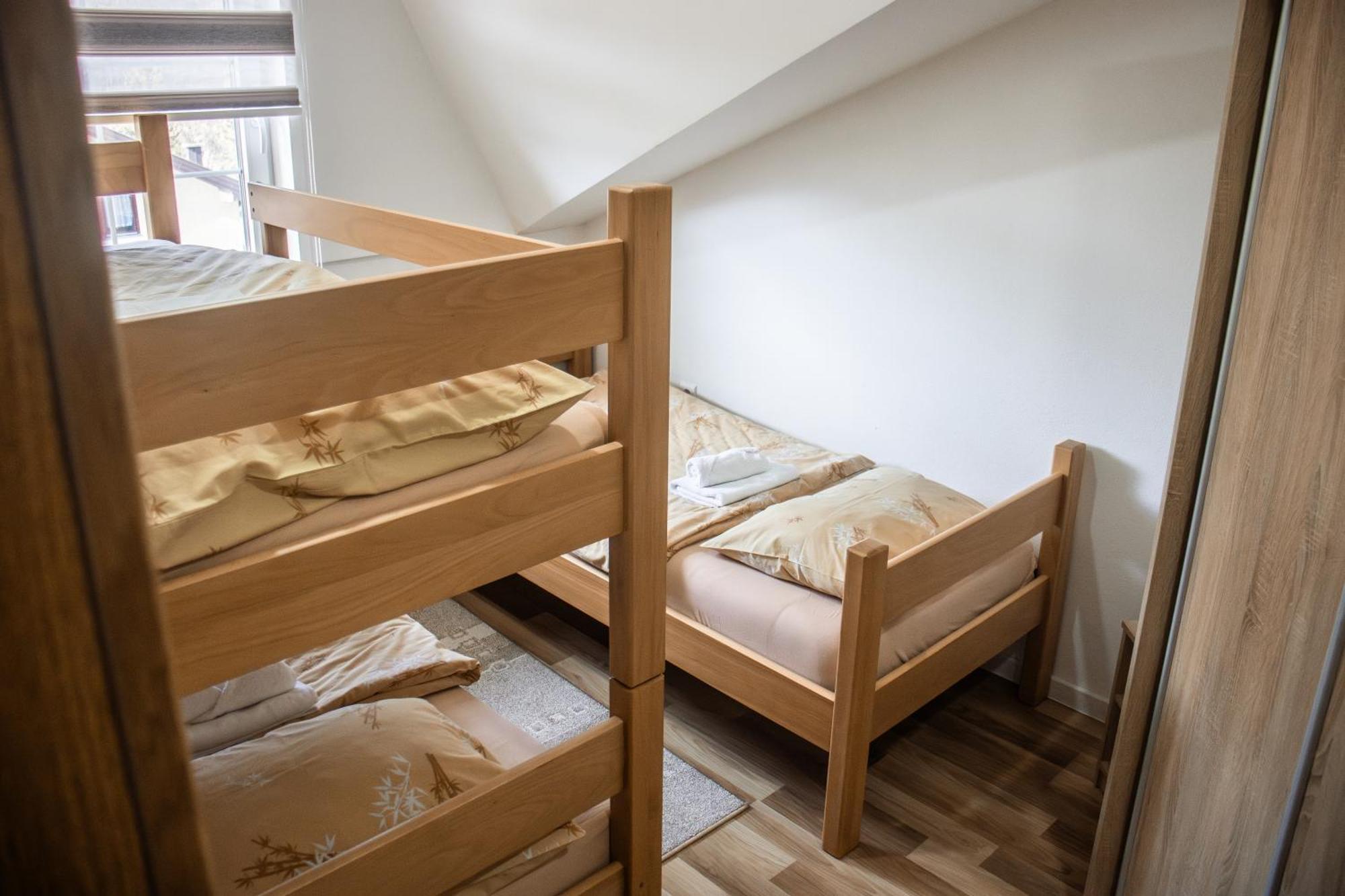 Apartments Basic Visoko Kültér fotó