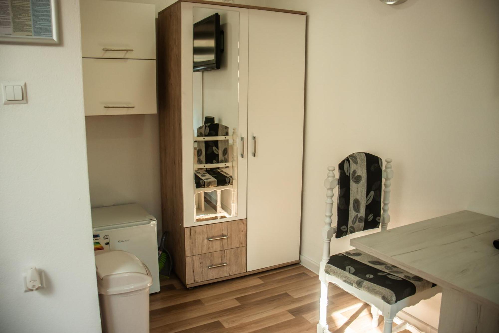 Apartments Basic Visoko Kültér fotó