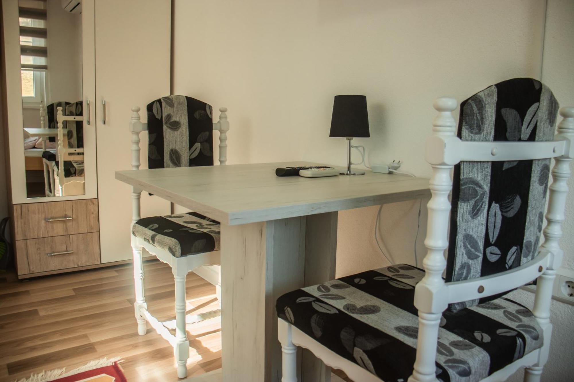 Apartments Basic Visoko Kültér fotó