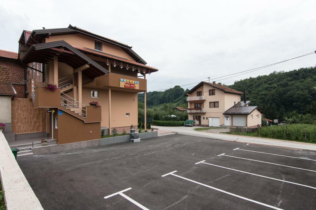 Apartments Basic Visoko Kültér fotó
